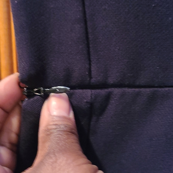 Ann Taylor Zippered Skirt - Picture 3 of 9